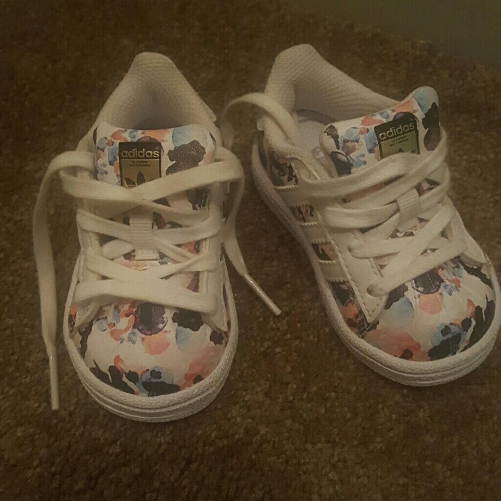 Baby floral adidas